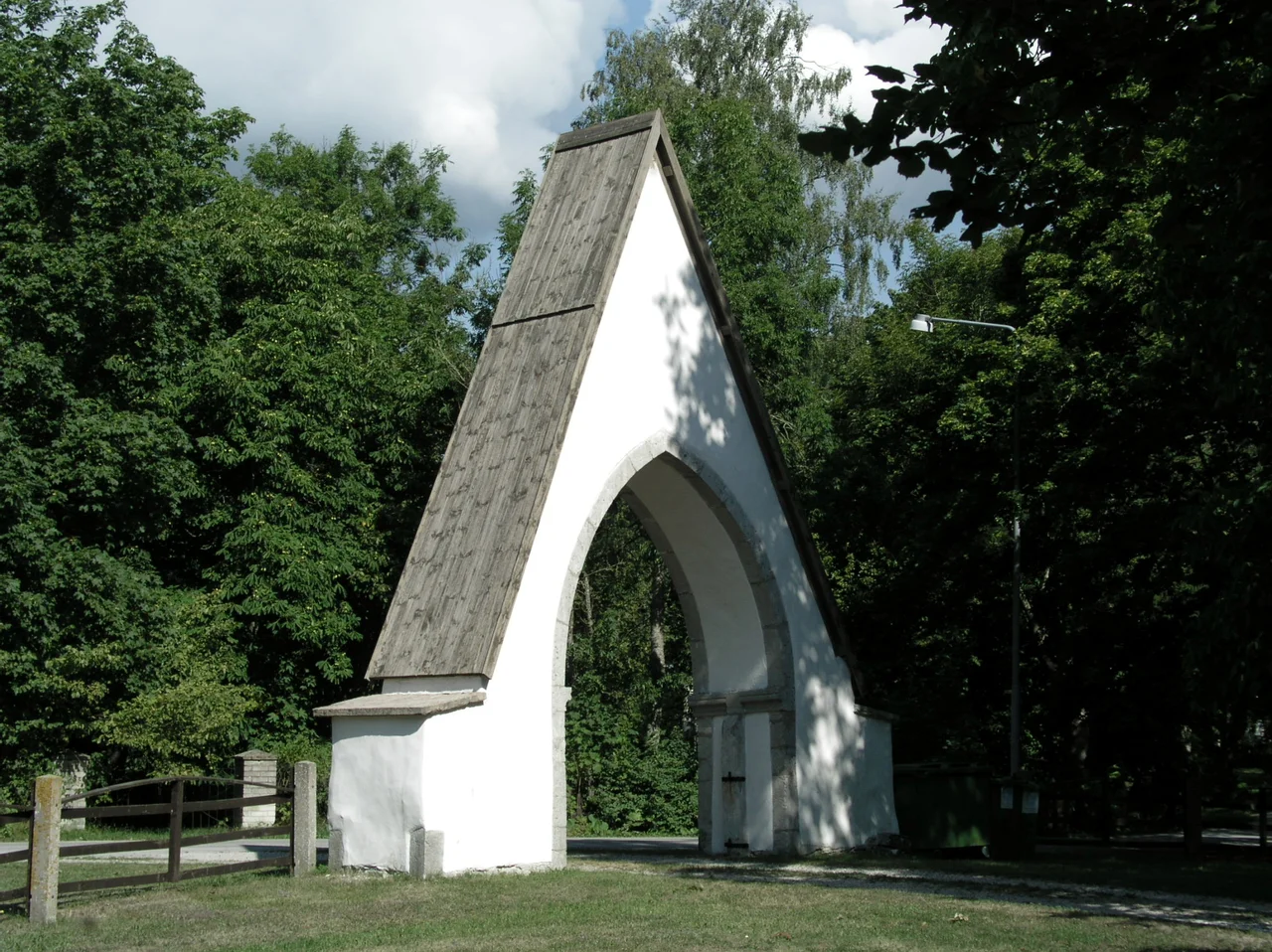 Garda (Garde) kyrka / Garda (Garde) church is situated at Garde, Gotland, Sweden