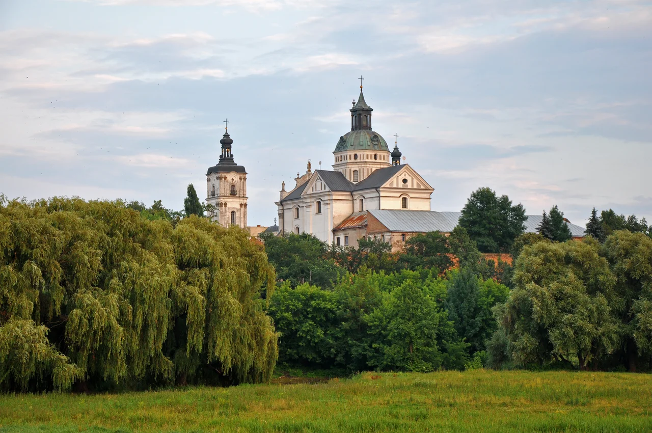 Костел Діви Марії з келіями, Бердичів, Соборна пл., 25