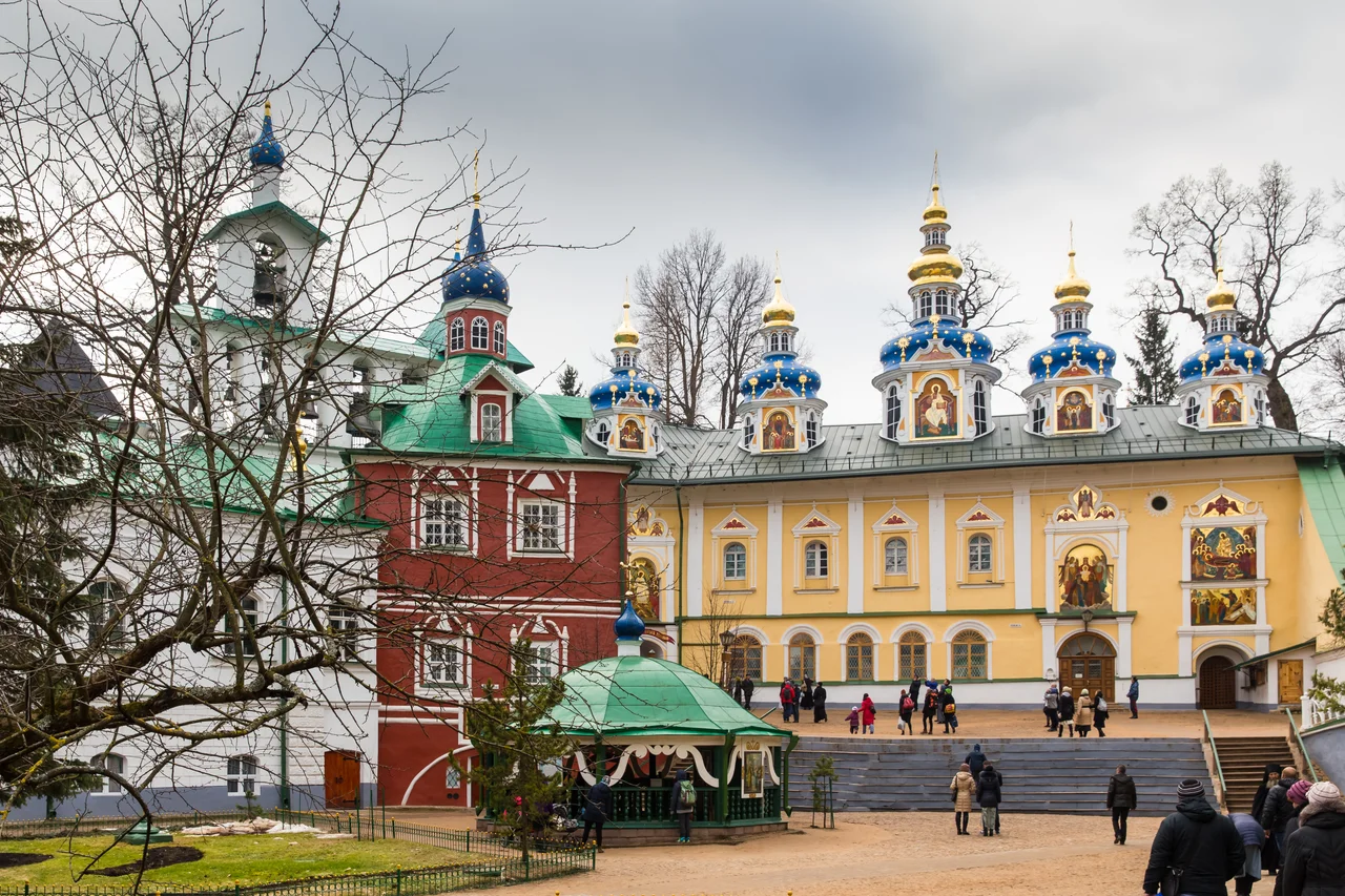 Ансамбль Псково-Печерского монастыря: (на юго-восточной окраине города Печоры), Печоры, Печорский район, Псковская область