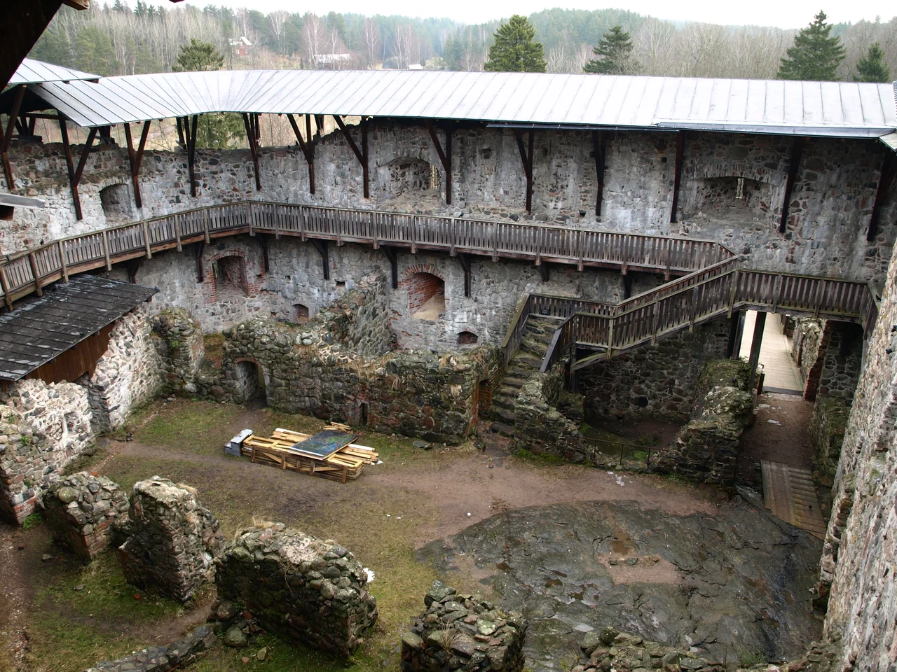 Die Burgruine Raseborg bei Snappertuna (Südfinnland)