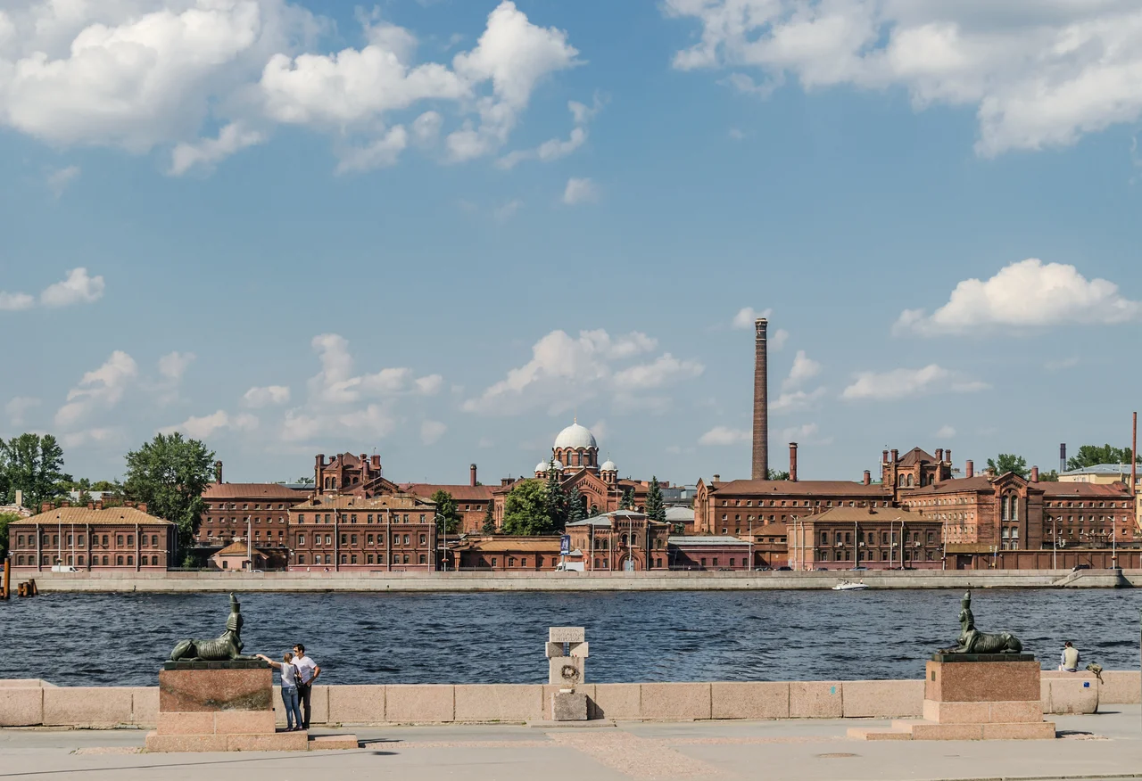 Panorama of the Voskresenskaya embankment. View of the "Kresty" prison, a monument to the victims of political repression
