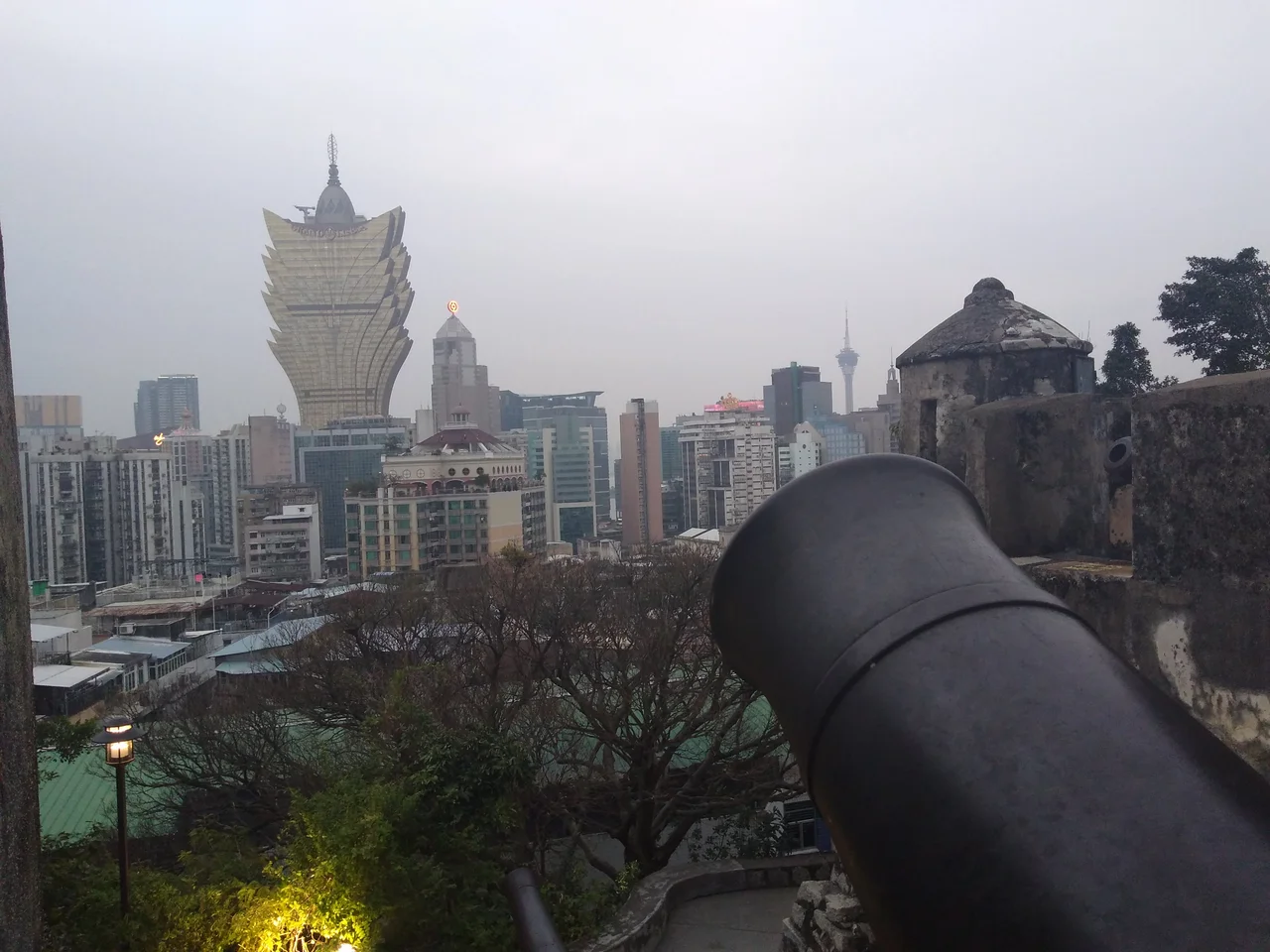 Grand Lisboa - widok z Fortaleza do Monte