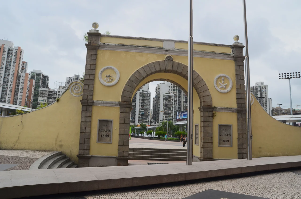 Chinese encampment and wall that separates China from Macau.