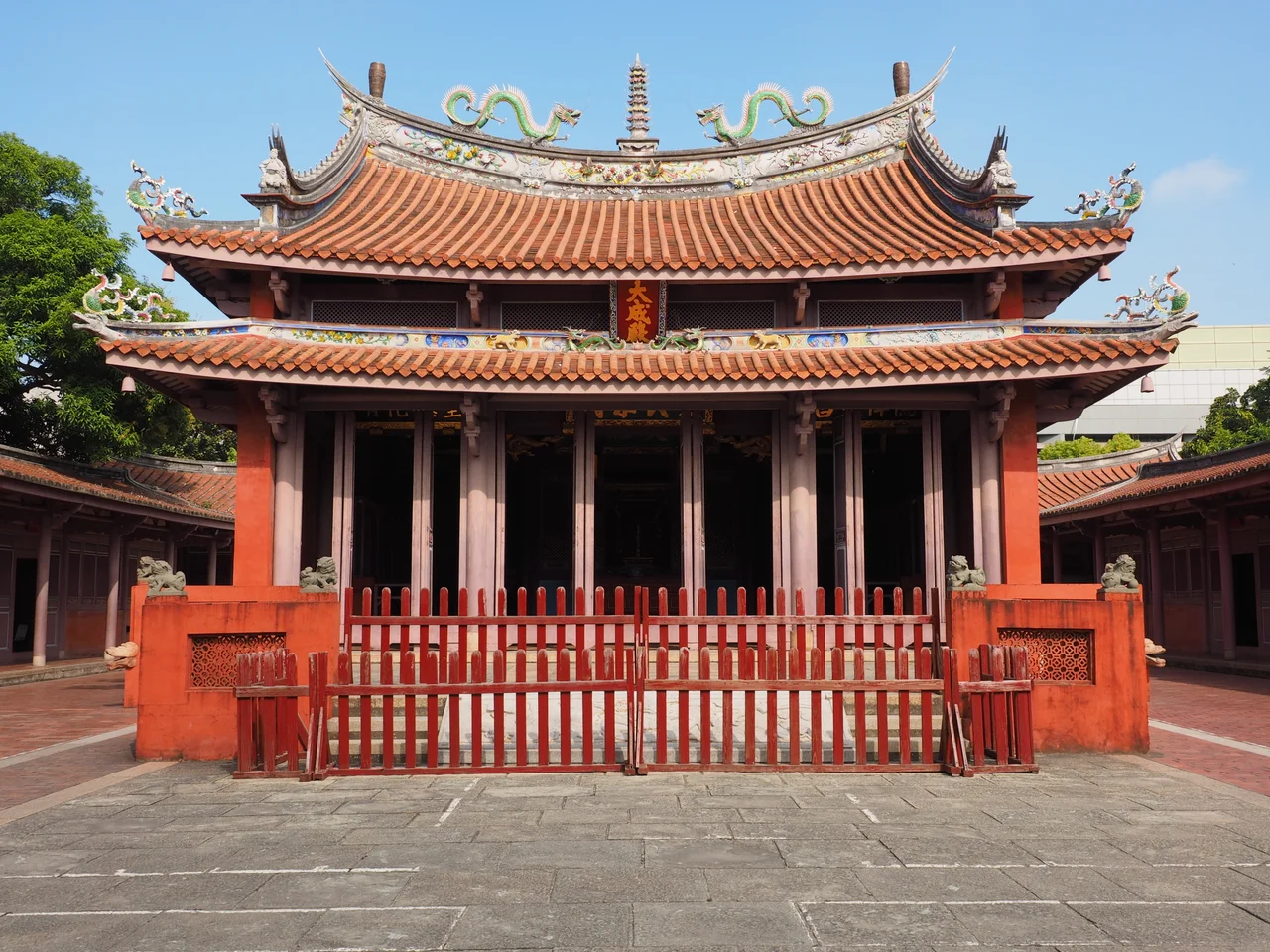 Front view of the Ta Cheng Hall, central hall of the Confucius Temple, Tainan, Taiwan. The temple was first completed in 1665 by Cheng Ching but has since been enlarged and renovated many times.